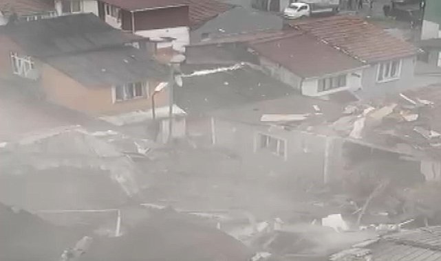 İstanbul- Fatih'te 2 binanın çökmesinin ardından yaşananlar kamerada