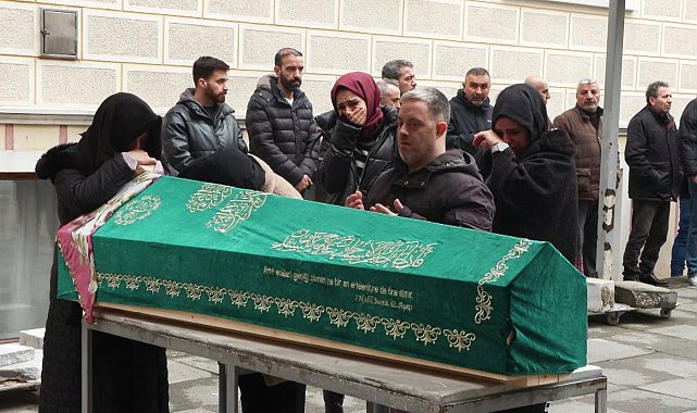 İstanbul - Fatih'te eşi tarafından öldürülen Semanur son yolculuğuna uğurlandı