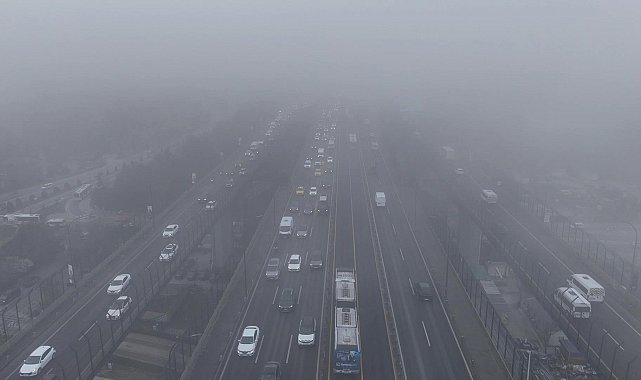 İstanbul - Haliç'te etkili olan sis havadan görüntülendi