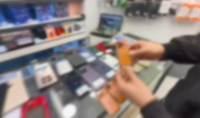 İstanbul - İstanbul'da kaçak cep telefonu operasyonu: 9 şüpheli yakalandı