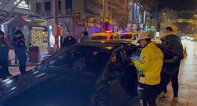 İstanbul - Kadıköy'de trafik ve asayiş uygulaması; makas atan sürücüye 90 bin lira ceza