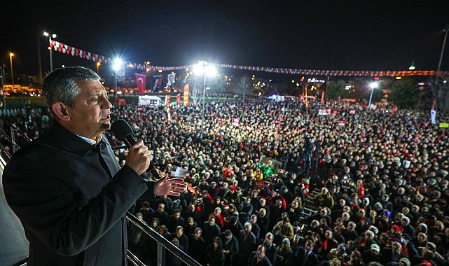 İstanbul- Özgür Özel, Pendik'teki 'Millet İradesine Sahip Çıkıyor' mitinginde konuştu