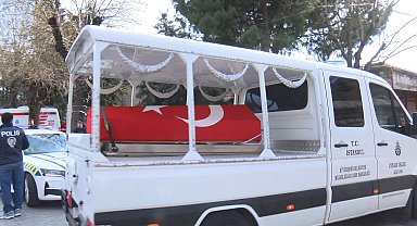 İstanbul - Prof.Dr. İlber Ortaylı'nın cenazesi Fatih Camii'ne getirildi - 3 Ek görüntüyle