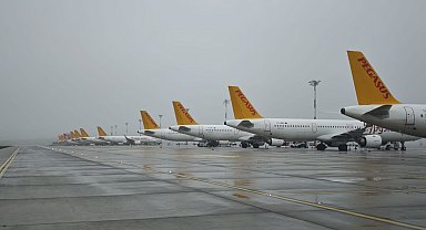 İstanbul - Sabiha Gökçen Havalimanı'nda uçuşlara yağmur engeli; 42 uçak divert etti