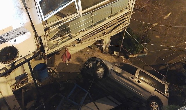 İstanbul - Silivri'de hafif ticari araç 5 metre yükseklikten düştü: 1'i ağır, 2 yaralı