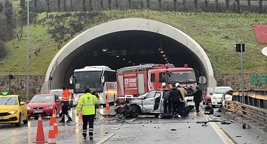 İstanbul - Sultangazi'de aynı yerde iki ayrı trafik kazası: 3'ü hafif 9 yaralı