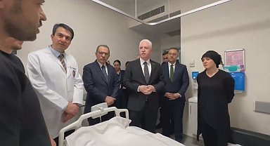 İstanbul- Vali Gül, Çekmeköy'de lisede bıçaklanarak yaralanan öğrenciyi ziyaret etti