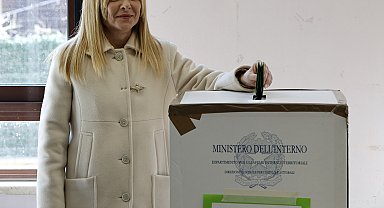 İtalya'da yargı reformu referandumda reddedildi