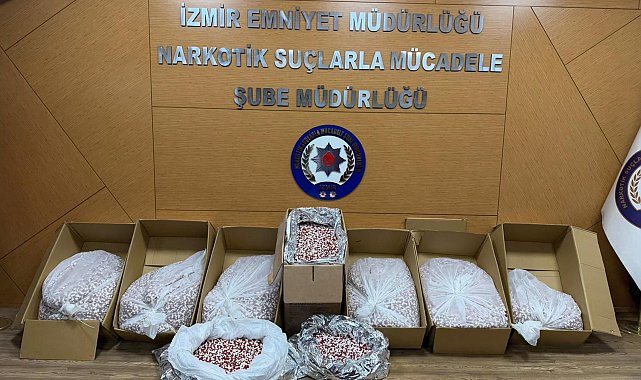 İzmir'de 356 bin sentetik ecza hap ele geçirildi; 3 tutuklama