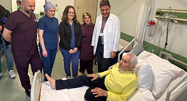 Kalbi 3 saat durdurularak, aort damarı değiştirildi