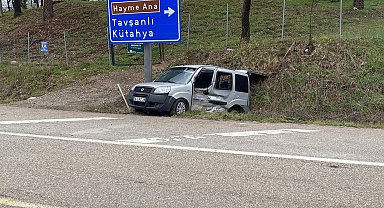 Kamyonet ile hafif ticari araç çarpıştı: 4 yaralı