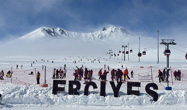 Kar yağışı ile sezonun uzadığı Erciyes'te bayram rezervasyonları yüzde 70'e ulaştı