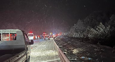 Kastamonu'da yoğun kar yağışı ulaşımı olumsuz etkiledi