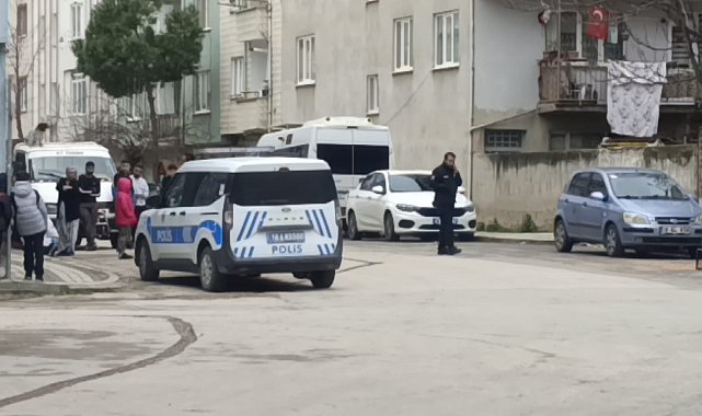 Kavgada komşusu 2 kadını yaraladı