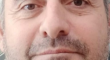 Kayıp dağcı, çukur kazıp geceyi içinde geçirmiş