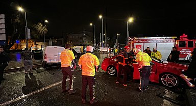 Kayseri'de hafif ticari araç ile otomobil çarpıştı: 2 yaralı