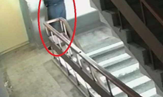Kayseri'de kurye, sipariş getirdiği binaya idrarını yaptı