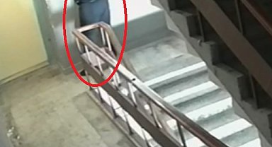 Kayseri'de kurye, sipariş getirdiği binaya idrarını yaptı