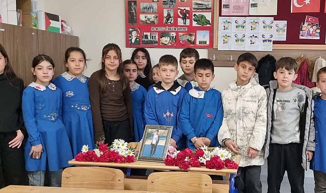 Kazada ölen Bülent Umut'u arkadaşları, sırasına çiçek bırakıp andı
