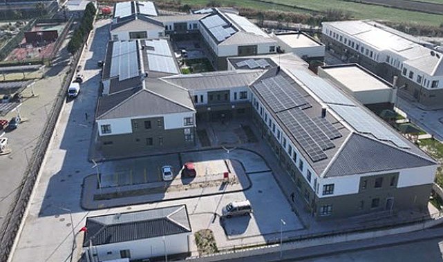 Kız yurduna girmeye çalışan şüpheli yakalandı; kurum müdürü uzaklaştırıldı