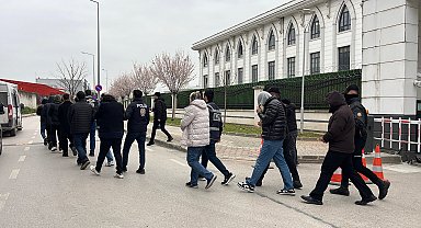 Kocaeli merkezli dolandırıcılık operasyonu; 25 şüpheli adliyede