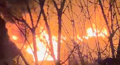 Kocaeli'de binanın çatı katı yandı