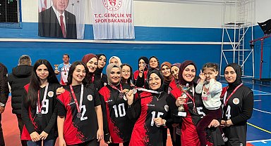 Kurduğu voleybol takımıyla kadınların sosyalleşmesine katkı sağlıyor