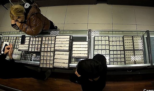 Kuyumcudaki hırsızlık kamerada