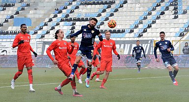 Lider Erzurumspor, Manisa'ya gol yağdırdı: 8-1