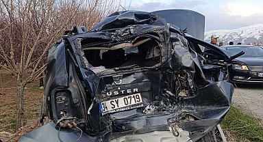 Malatya'da kamyon ile otomobil çarpıştı: 1 ölü, 1 yaralı