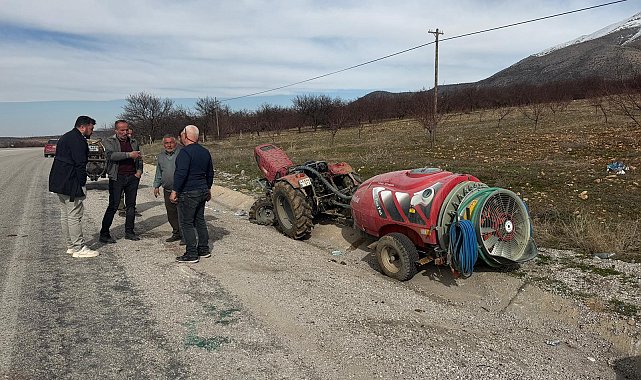Malatya'da traktör devrildi: 2 yaralı