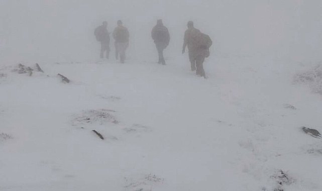 Manisa'da kayıp dağcı için arama çalışması devam ediyor