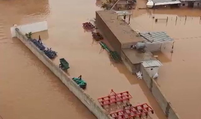 Mardin'de sağanak; dereler taştı, evler ile tarım arazilerini su bastı