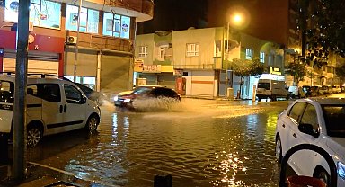 Mardin'de sağanak; yollar göle döndü