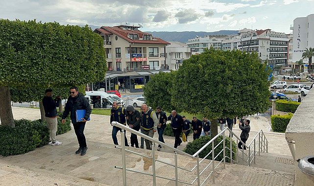 Marmaris'te kart dolandırıcıları tutuklandı