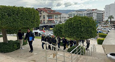 Marmaris'te kart dolandırıcıları tutuklandı