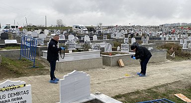 Mezarlıkta defin sırasında husumetlisini tabancayla yaraladı