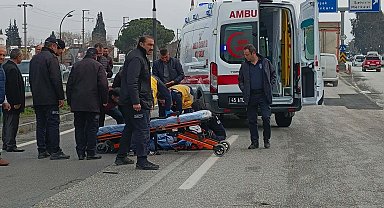 Minibüsün çarptığı yaya yaralandı; kaza anı kamerada