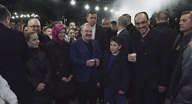 MİT Başkanı Kalın ile TBMM Sanayi Komisyonu Başkanı Varank, Ankara'da sahur programında vatandaşlarla bir araya geldi