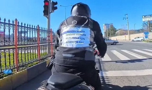Motosikletlinin 'doğum günü' çağrısına sürücülerden kornalı kutlama