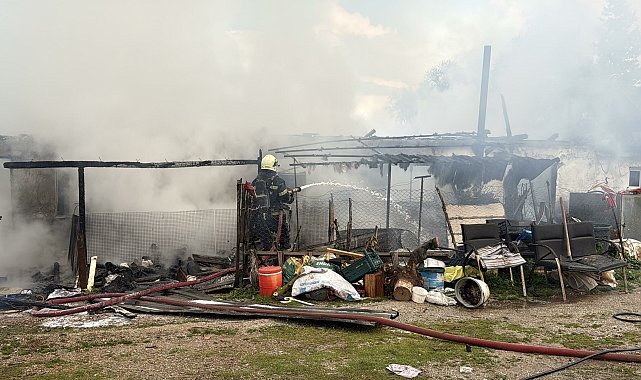 Muğla'da evde çıkan yangında aile alevlerin arasından kurtuldu