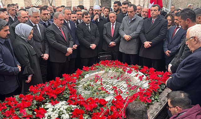 Muhsin Yazıcıoğlu, mezarı başında anıldı
