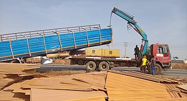 Nijerya'da yolcu taşıyan kamyon devrildi: 10 ölü, 20 yaralı