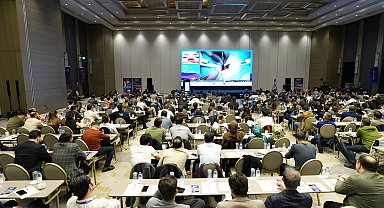 NoseCraft'da eğitim ve canlı cerrahi bir arada