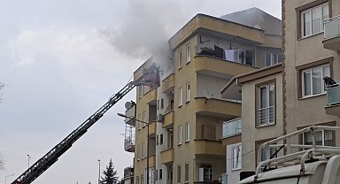 Ocakta unutulan yemek yangına yol açtı