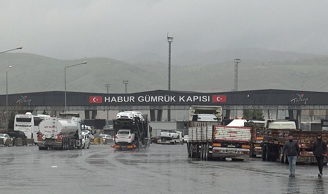 Orta Doğu'daki gerilime rağmen Habur Sınır Kapısı'nda ticaret trafiği kesintisiz sürüyor