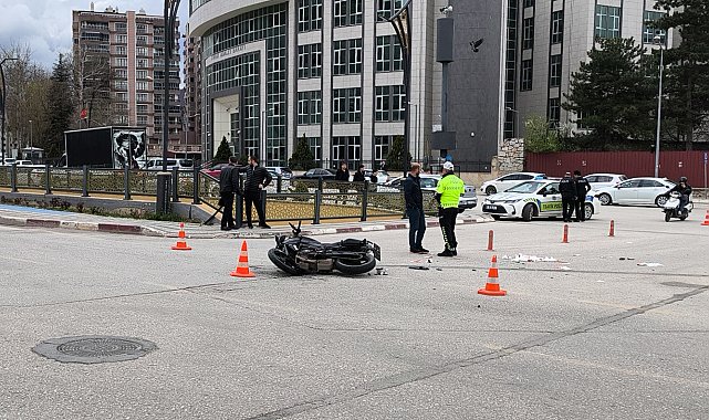 Otomobil ile motosiklet çarpıştı: 2 ağır yaralı