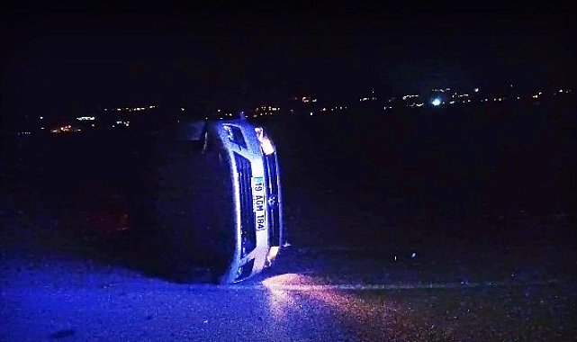 Polis aracıyla otomobil çarpıştı: 1'i polis, 3 yaralı