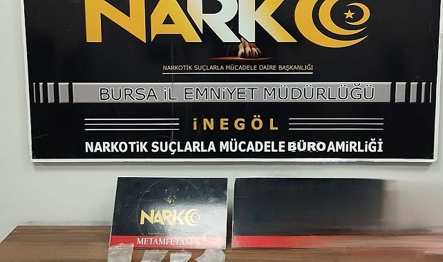 Polisten kaçan otomobilin gizli bölmesinde uyuşturucu ele geçirildi: 2 tutuklama