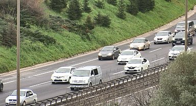 Ramazan Bayramı'nın son gününde TEM'in Kocaeli geçişinde yoğunluk